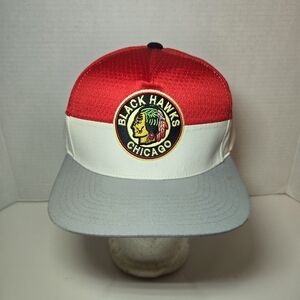 Mitchell And Ness Blackhawks Chicago Red and Gray Cap Vintage Style